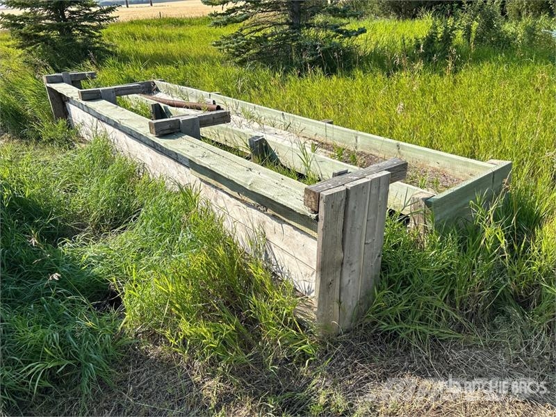 Quantity of (2) Homemade Wooden Livestock Feeder Hranire animale