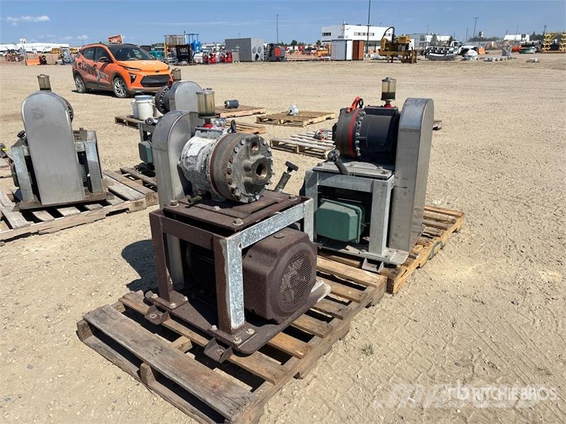 Quantity of (2) Hydra-Cell Pumps Wasserpumpen