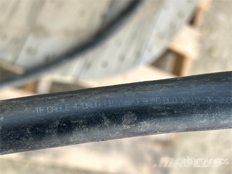  Quantity of (2) Industrial Electrical Cable مكونات أخرى