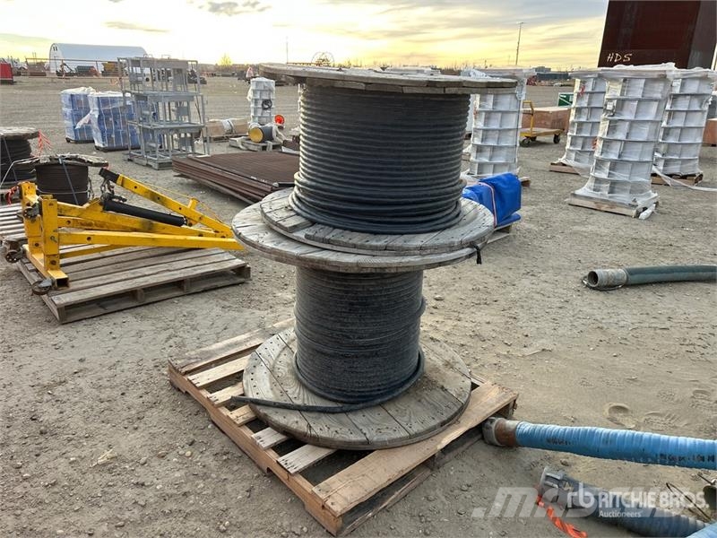  Quantity of (2) Industrial Electrical Cable مكونات أخرى