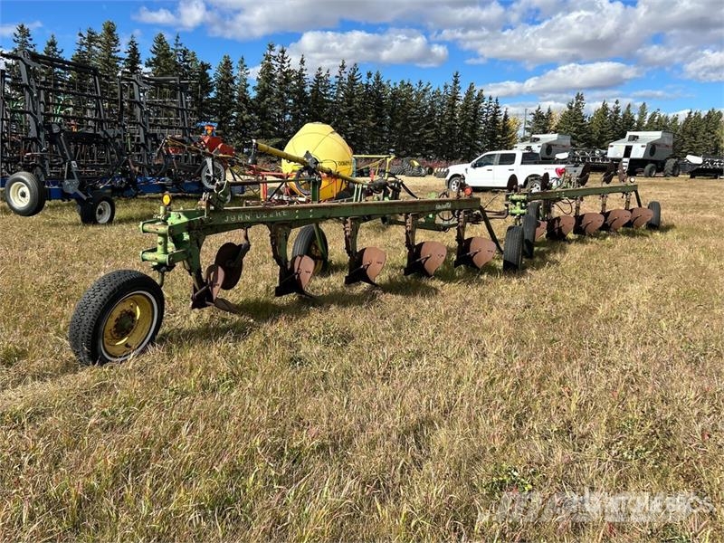 Quantity of 2 John Deere 3100 5 Bottom Breaking Pl Plugi