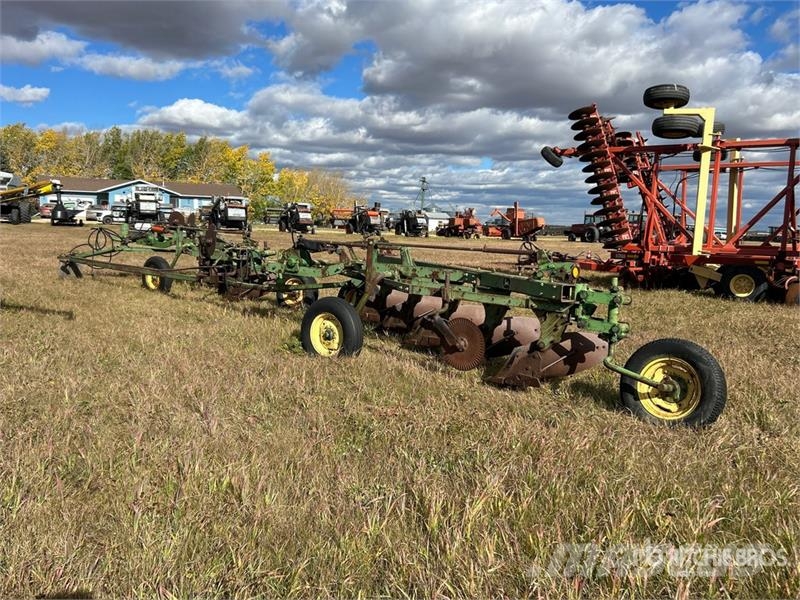 Quantity of 2 John Deere 3100 5 Bottom Breaking Pl Plugi