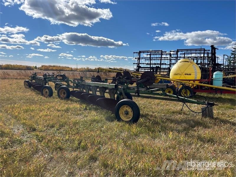 Quantity of 2 John Deere 3100 5 Bottom Breaking Pl Plugi