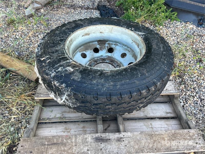  Quantity of (2) Kapsen 11R24.5 Tires Llantas