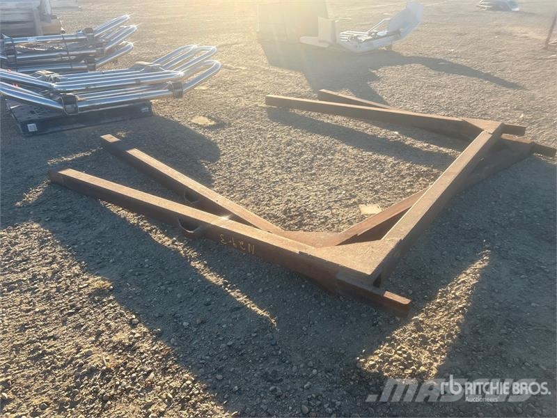  Quantity of (2) Load Bunkers معدات النقل - غير ذلك