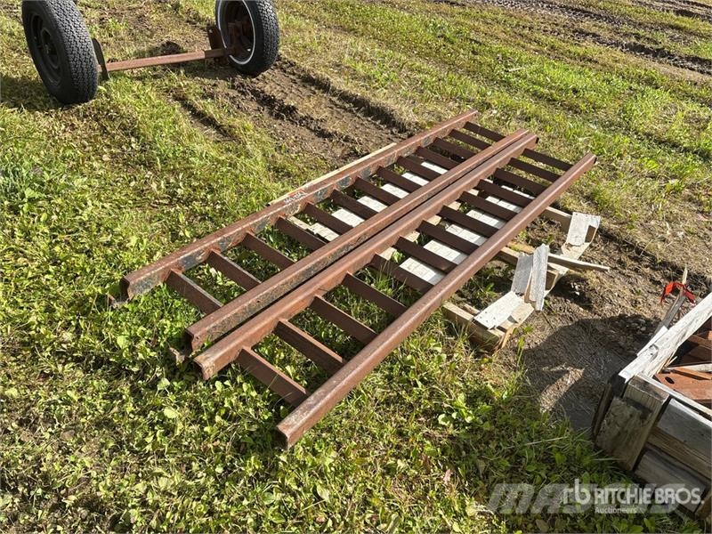  Quantity of (2) Loading Ramps Компоненты строительной техники