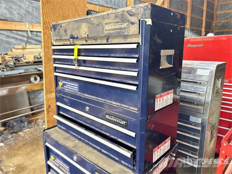  Quantity of (2) Mastercraft Cabinet Tool Box Строителство - Други