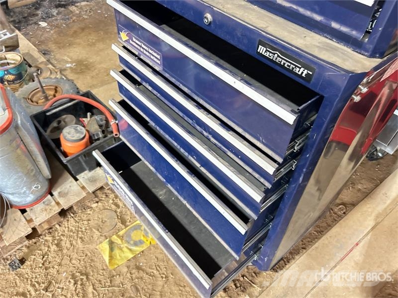  Quantity of (2) Mastercraft Cabinet Tool Box Строителство - Други