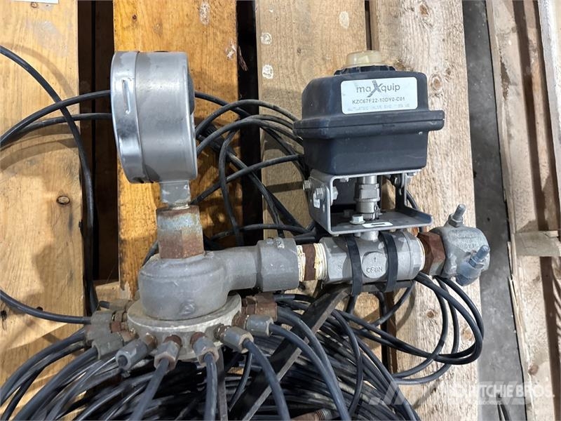 Quantity of (2) Maxquip/Continental 16 Port Distri Kiti naudoti statybos komponentai