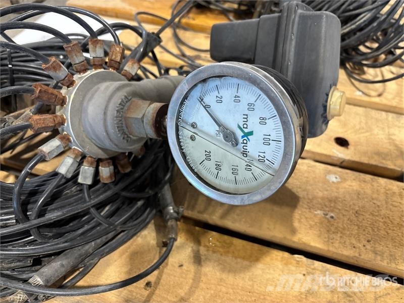 Quantity of (2) Maxquip/Continental 16 Port Distri Kiti naudoti statybos komponentai