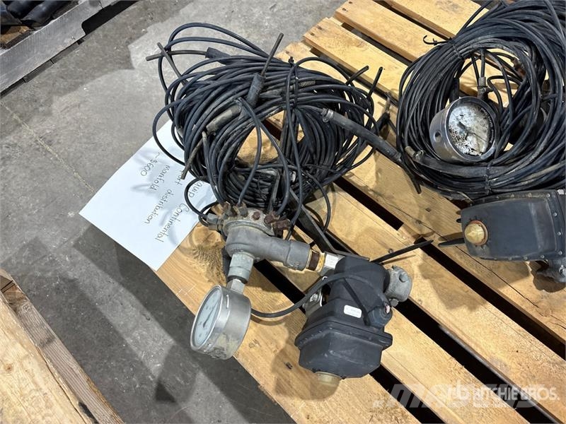 Quantity of (2) Maxquip/Continental 16 Port Distri Kiti naudoti statybos komponentai