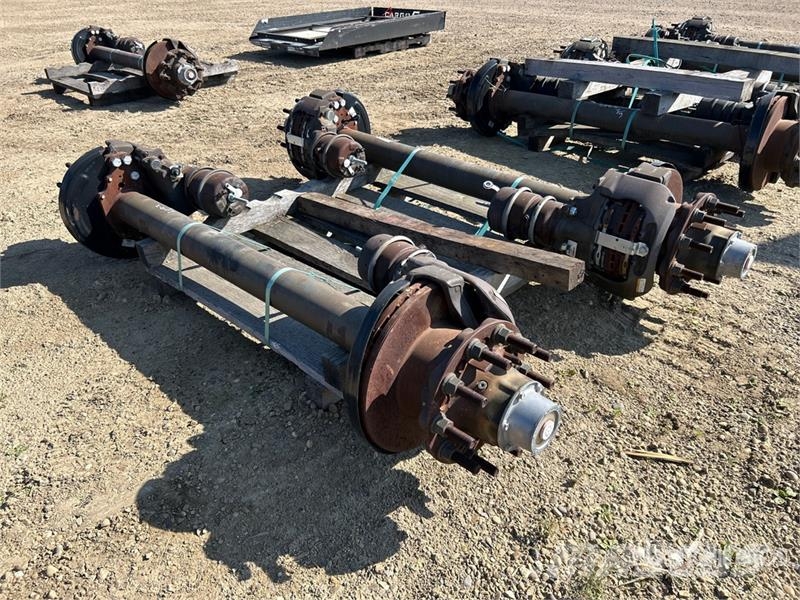 Quantity of (2) Meritor ADB Trailer Axle Assembly Drugi deli