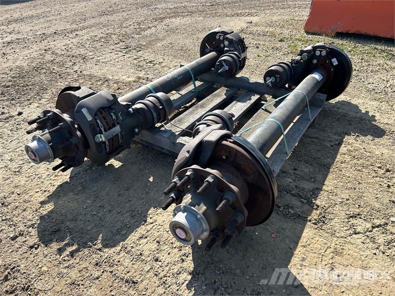  Quantity of (2)  Meritor ADB Trailer Axle Assembly Drugi deli