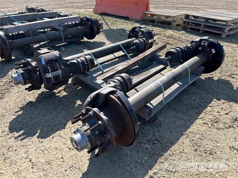 Quantity of (2) Meritor ADB Trailer Axle Assembly Drugi deli