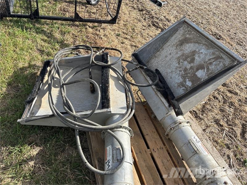 Quantity of (2) Michel's Drill Fill Hopper Augers Stroje a zařízení pro zpracování a skladování zemědělských plodin - Jiné