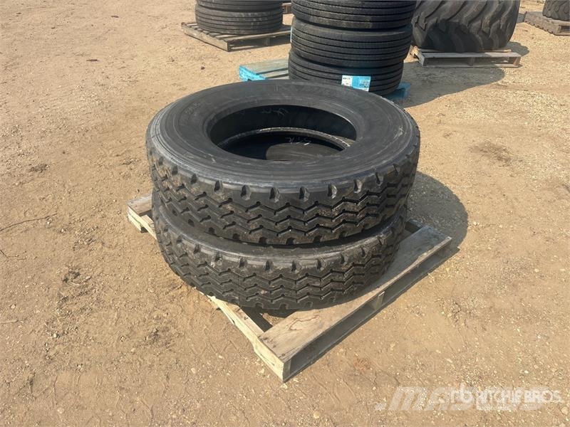 Quantity of (2) Michelin XDY- EX2 11R24.5 Tires (U Tyres, wheels and rims