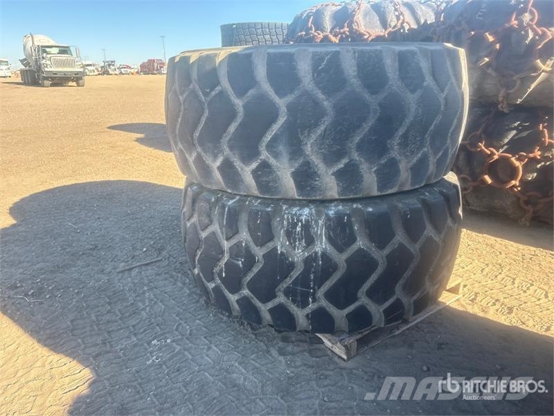  Quantity of (2) Michelin 26.5R25 Tires - Fits Whee الإطارات والعجلات والحافات