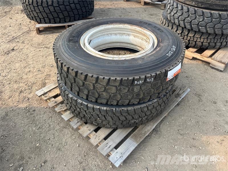 Quantity of (2) Michelin XDY- EX2 11R24.5 Tires Tyres, wheels and rims