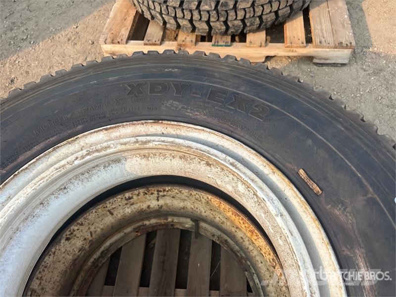 Quantity of (2) Michelin XDY- EX2 11R24.5 Tires Tyres, wheels and rims