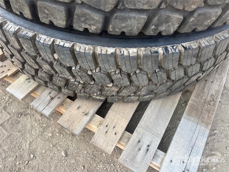 Quantity of (2) Michelin XDY- EX2 11R24.5 Tires Tyres, wheels and rims