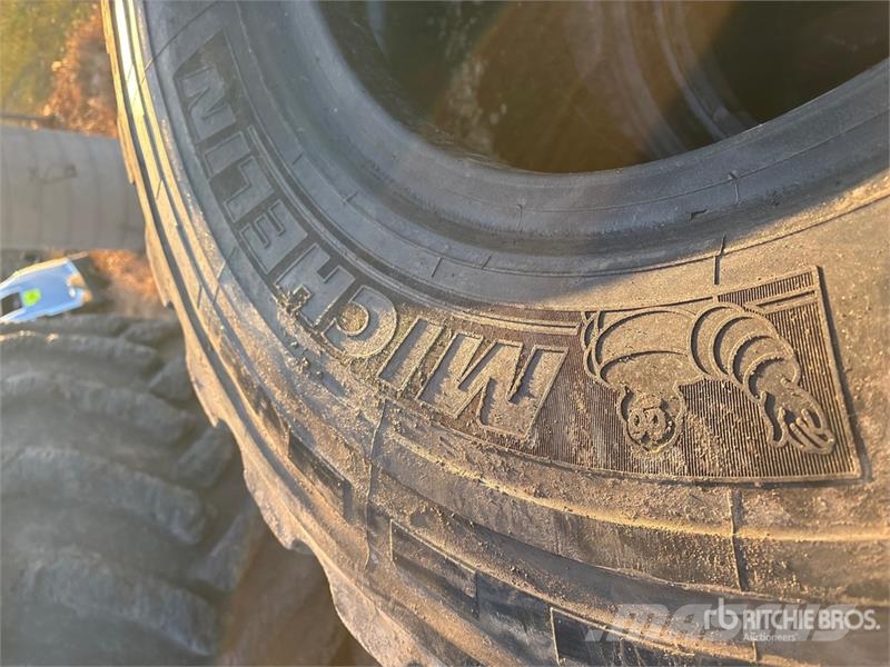 Quantity of (2) Michelin 20.5R25 Tires Gume, točkovi i felne