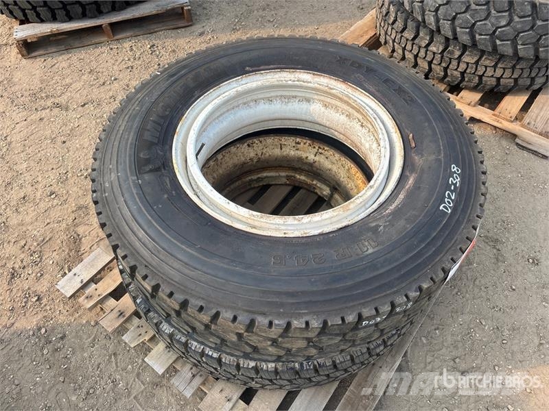 Quantity of (2) Michelin XDY- EX2 11R24.5 Tires Tyres, wheels and rims