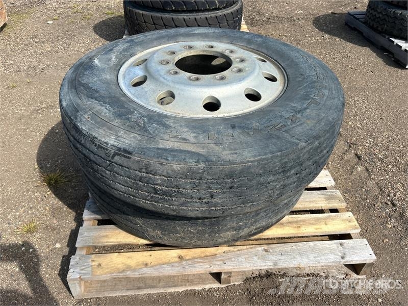 Quantity of (2) Michelin 11R24.5 Tires Tyres, wheels and rims
