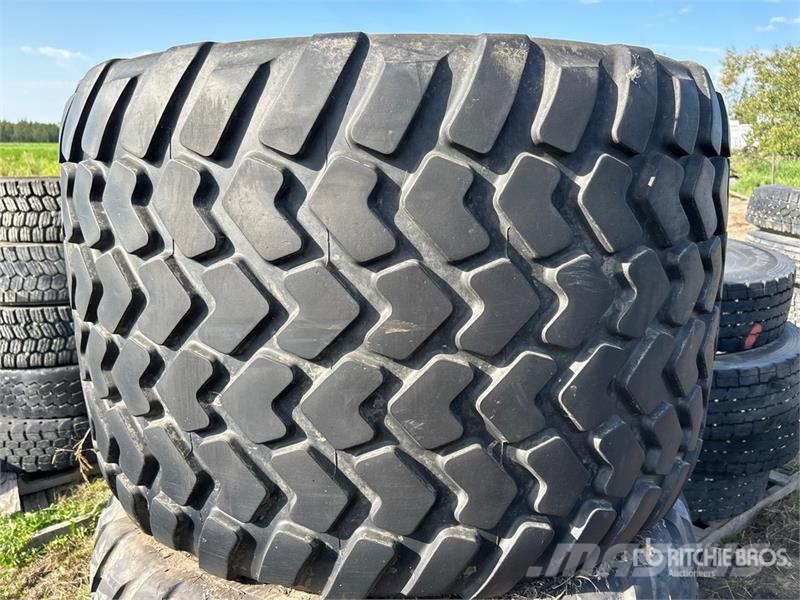 Quantity of (2) Michelin 710/45R22.5 Tires Opony, koła i felgi