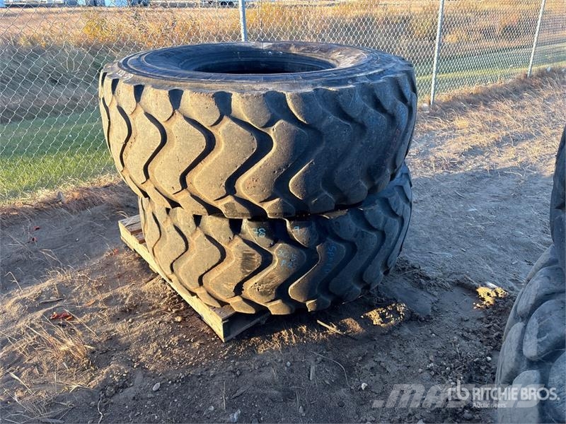 Quantity of (2) Michelin 20.5R25 Tires Gume, točkovi i felne