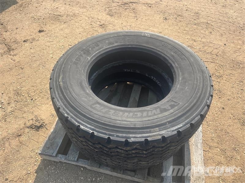 Quantity of (2) Michelin XDY- EX2 11R24.5 Tires (U Tyres, wheels and rims