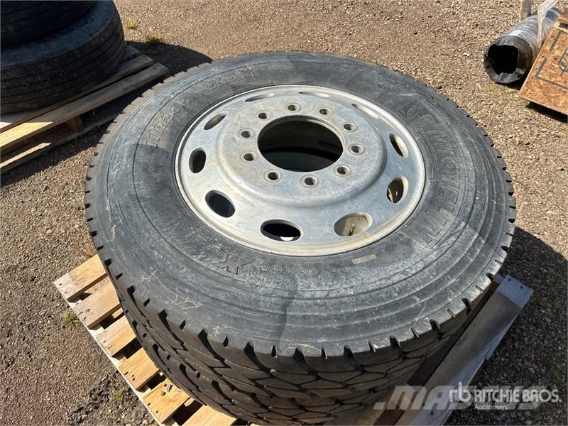 Quantity of (2) Michelin 11R24.5 Tires Tyres, wheels and rims