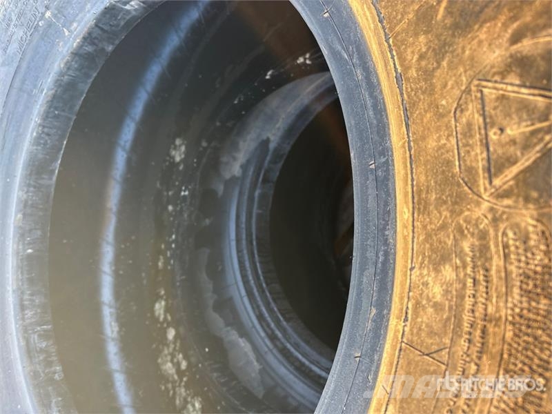 Quantity of (2) Michelin 20.5R25 Tires Gume, točkovi i felne