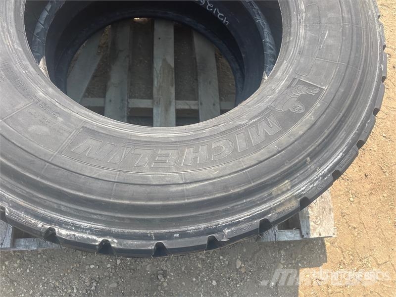 Quantity of (2) Michelin XDY- EX2 11R24.5 Tires (U Tyres, wheels and rims