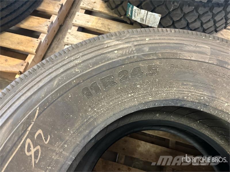 Quantity of (2) Michelin XZE2 11R24.5 Tires (Unuse Tyres, wheels and rims