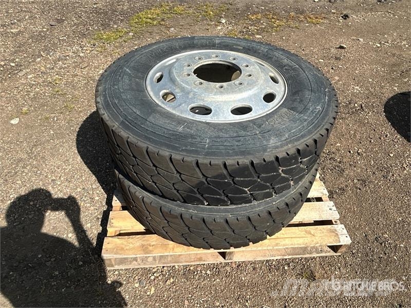 Quantity of (2) Michelin 11R24.5 Tires Tyres, wheels and rims