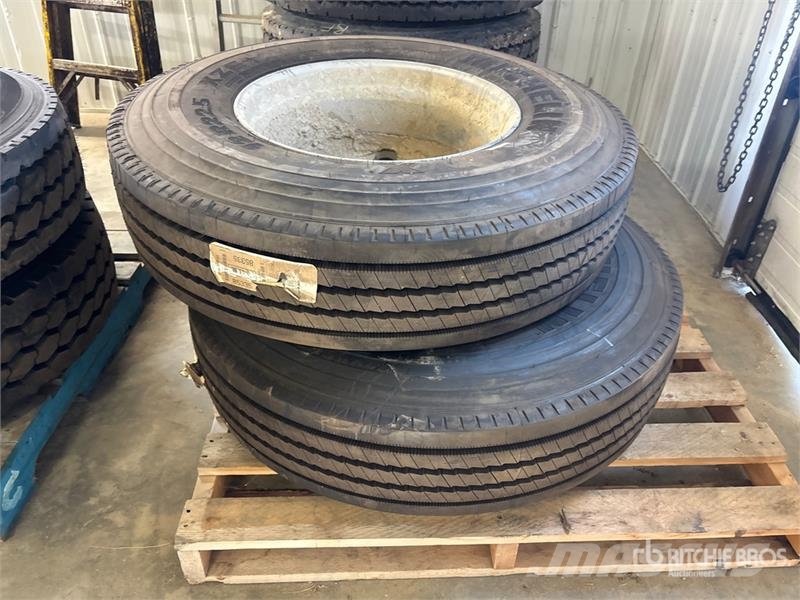 Quantity of (2) Michelin XZE 11R22.5 Tires Tyres, wheels and rims