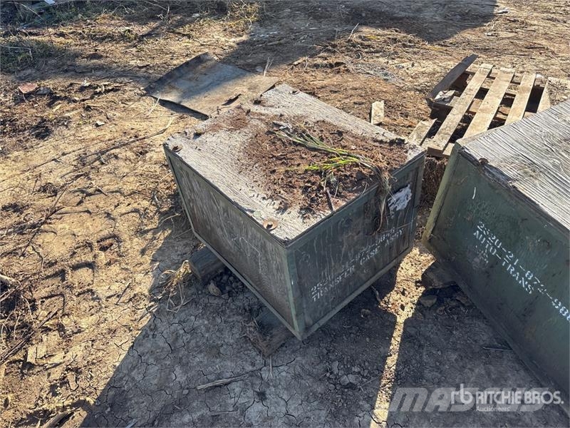  Quantity of (2) Military truck transfer case معدات النقل - غير ذلك