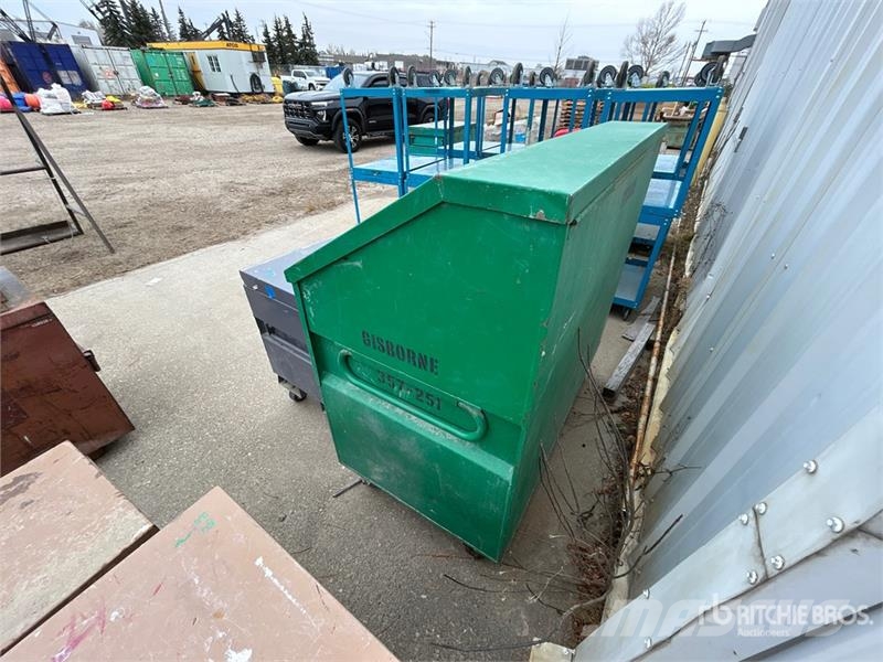  Quantity of (2) Miscellaneous Job Site Box مكونات أخرى