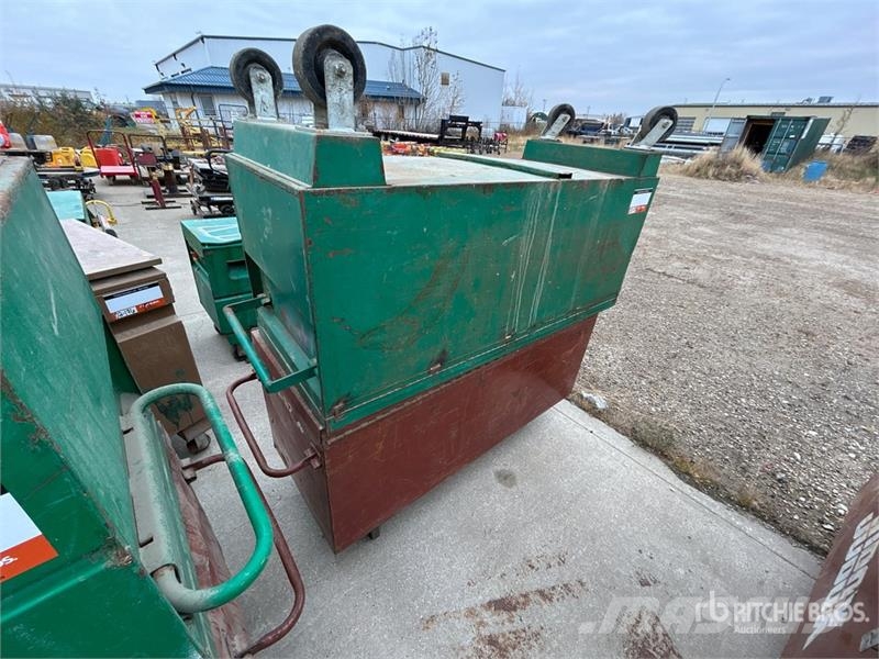 Quantity of (2) Miscellaneous Job Site Box Drugi deli