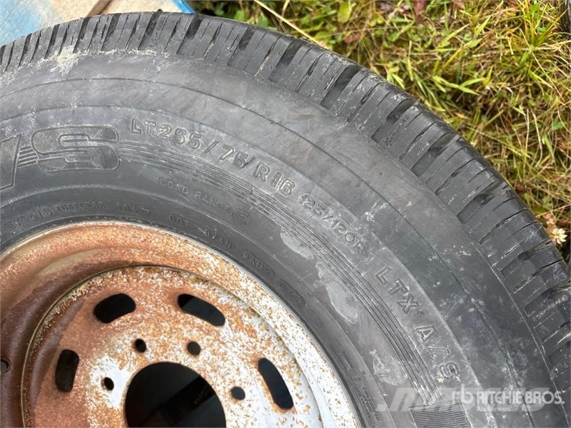 Quantity of (2) Mixed Tires Tyres, wheels and rims