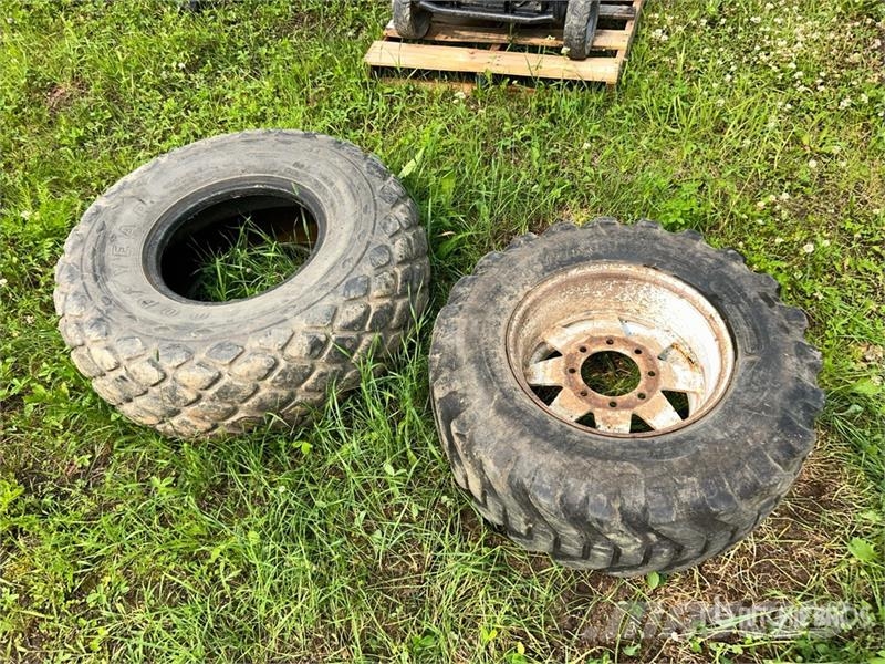 Quantity of (2) Mixed Tires Opony, koła i felgi