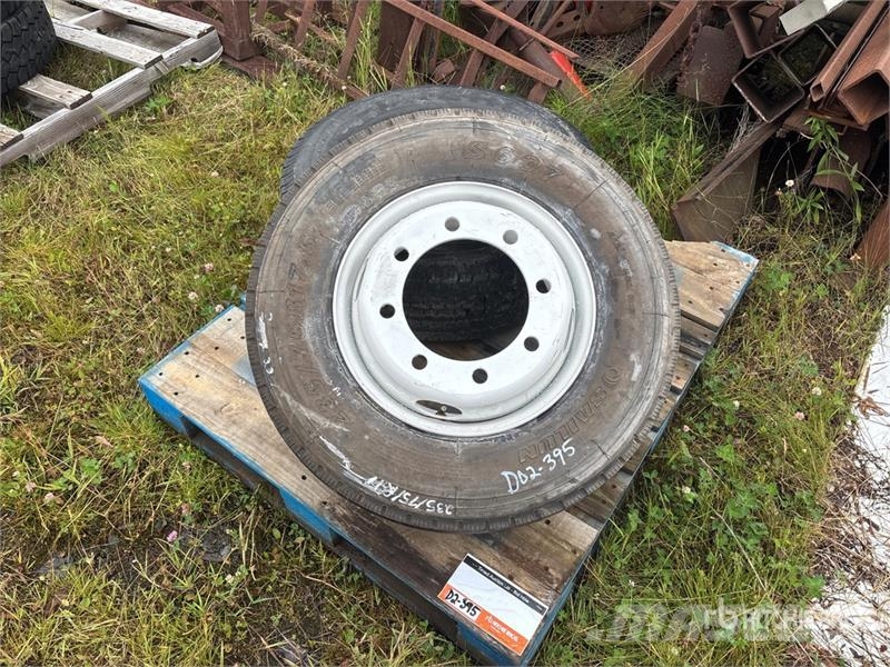 Quantity of (2) Mixed Tires Tyres, wheels and rims
