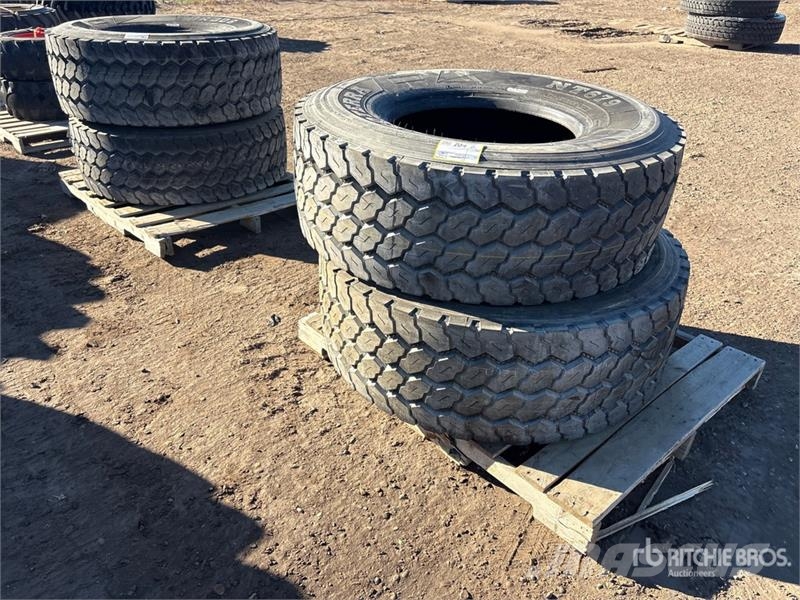  Quantity of (2) Neoterra 425/65R22.5 Tires Шины и колёса