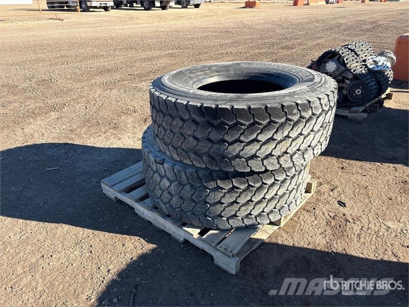 Quantity of (2) Neoterra 425/65R22.5 Tires Шины и колёса