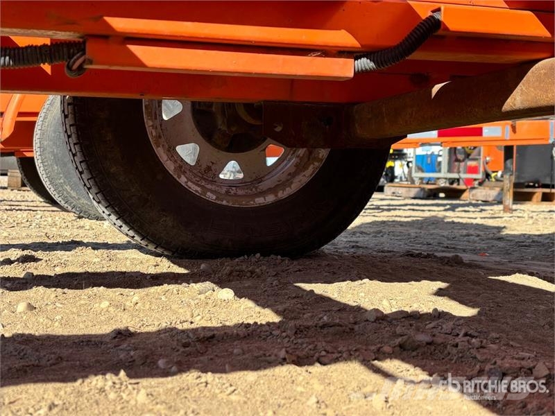 Quantity of (2) North American Construction Traff Transport - drugo