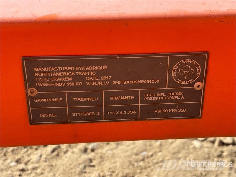 Quantity of (2) North American Construction Traff Transport - drugo