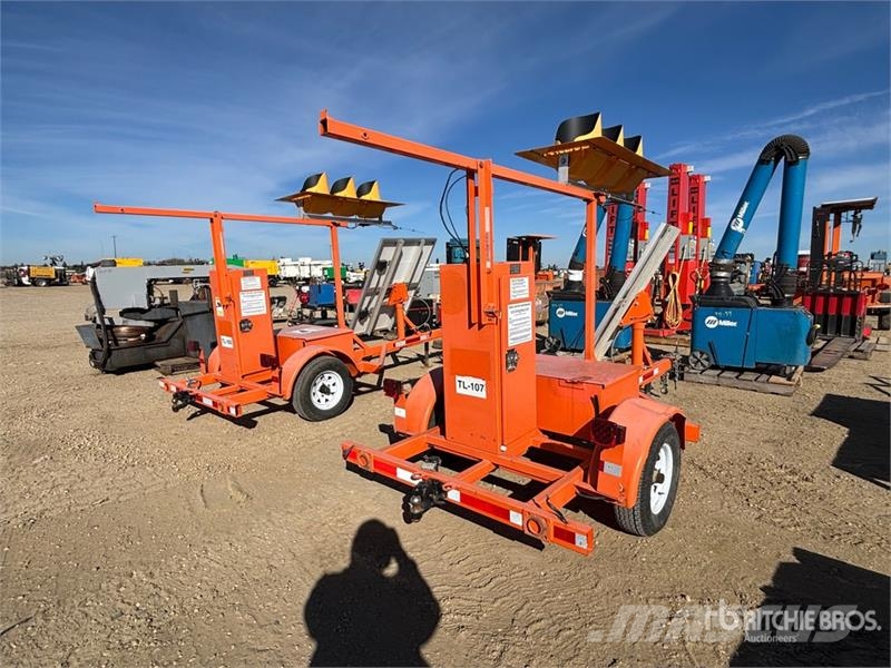 Quantity of (2) North American Construction Traff Transport - drugo