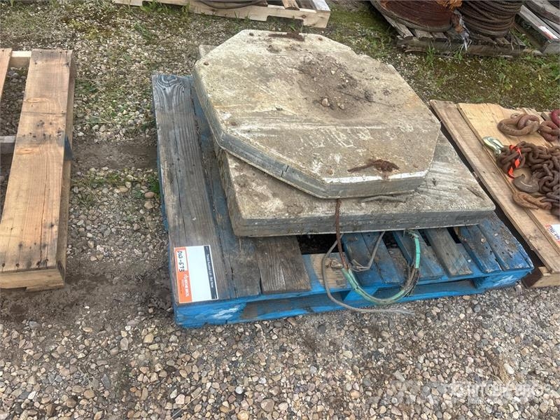  Quantity of (2) Outrigger Pads Crane parts and equipment