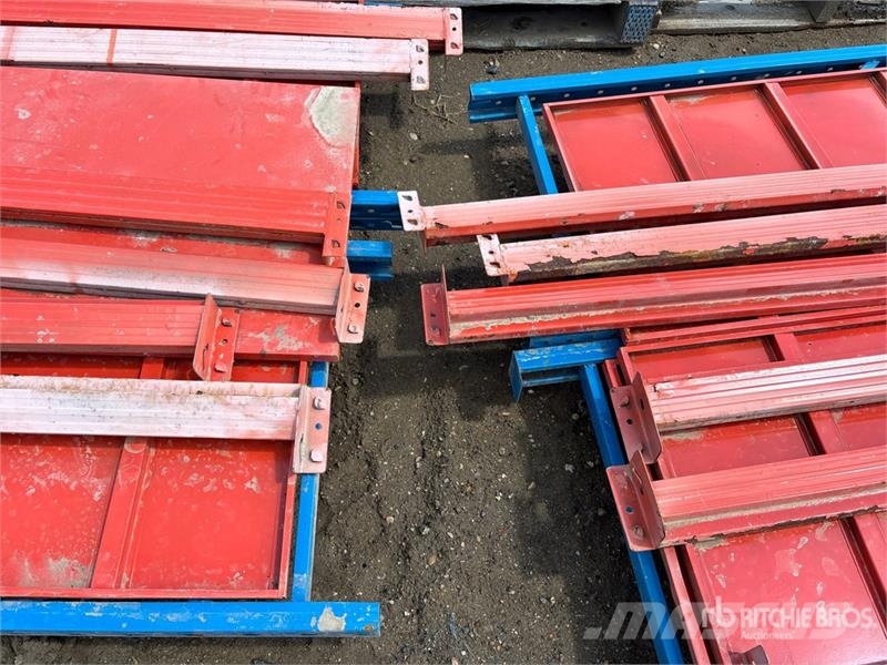 Quantity of (2) Pallet Racking Строителство - Други