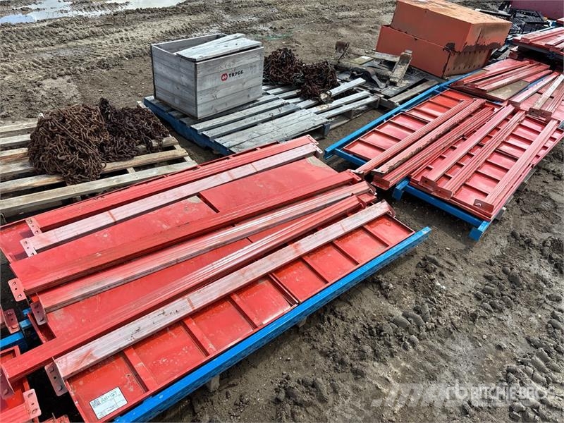 Quantity of (2) Pallet Racking Строителство - Други